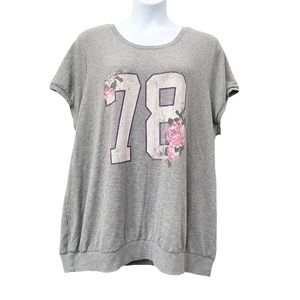 Torrid Gray 78 Floral Grahpic Casual Top size 4